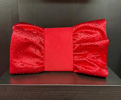 Bow-Tie Clutch