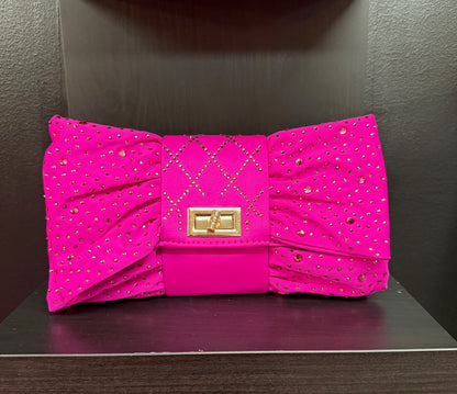 Bow-Tie Clutch